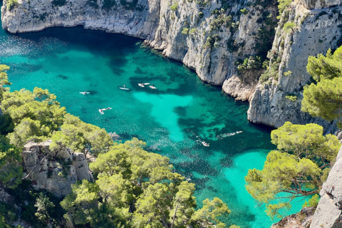 Stand Up Paddle Calanques Cassis : Port-Miou, Port-Pin, En-Vau - Bonjour Fun