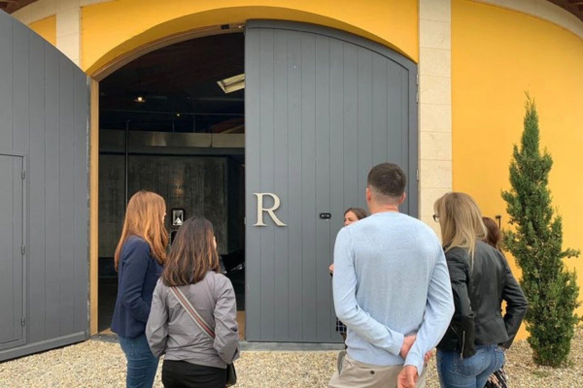 La Route des Châteaux du Médoc tour privé (Minivan Luxe) - Bonjour Fun