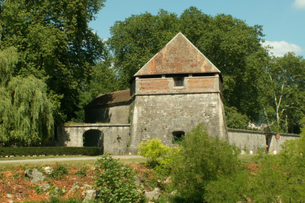 Tour à Tour : Circuit - Tours bastionnées - Bonjour Fun