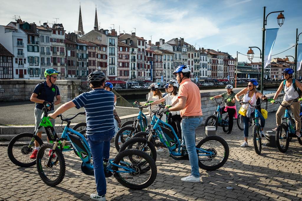 Trottinette électrique Tapas à Bayonne : "Au fil de la Nive" - Bonjour Fun