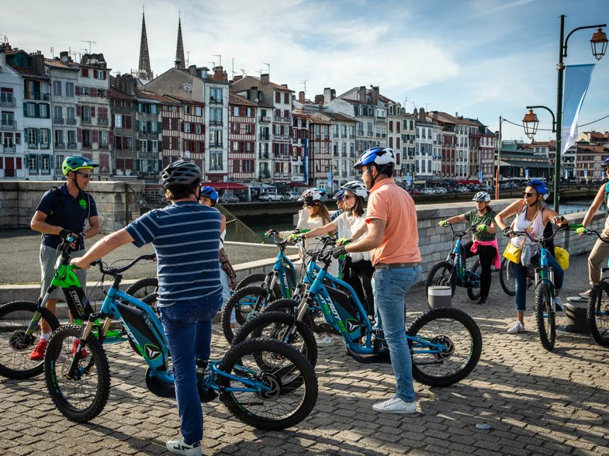 Trottinette électrique Tapas à Bayonne : "Au fil de la Nive" - Bonjour Fun