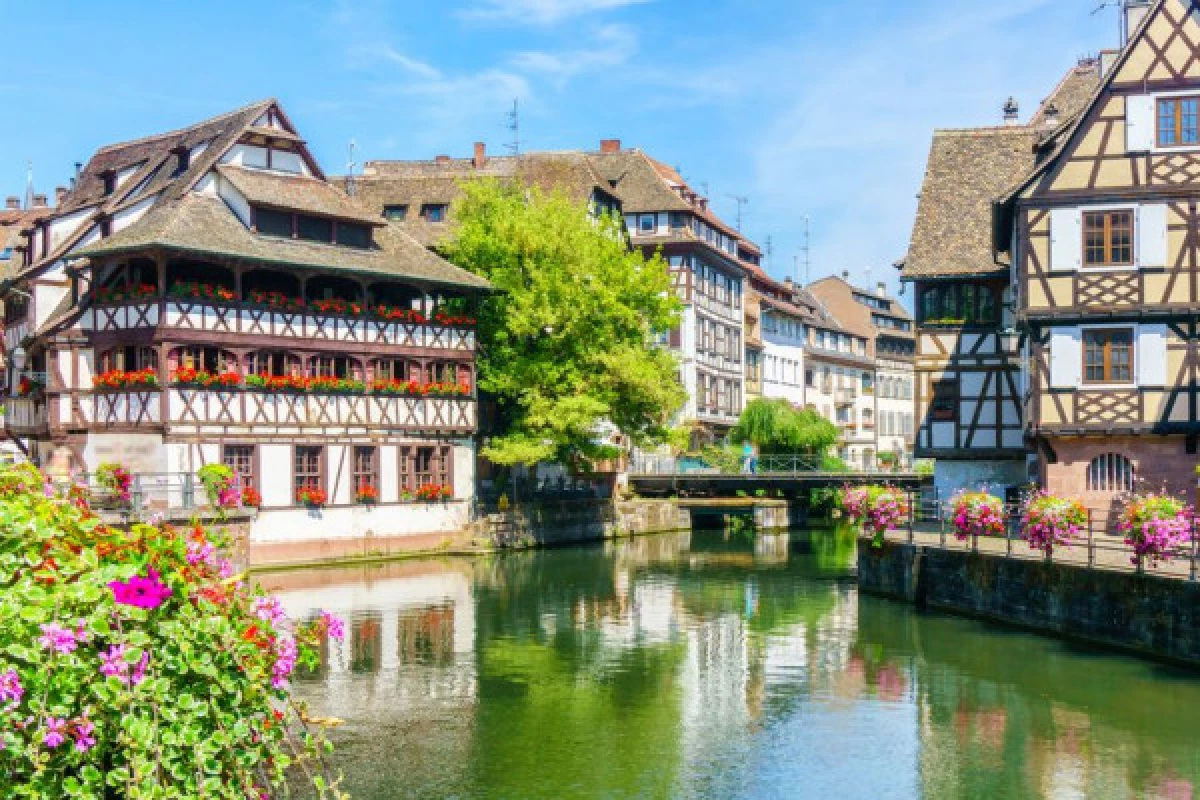 Visite Vieille Ville et Institutions Européennes - Bonjour Fun